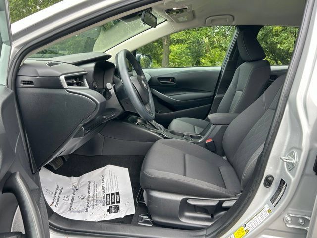 Used 2024 Toyota Corolla LE w/ LE Convenience Package FWD image 17