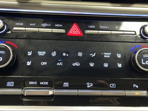Used 2024 Hyundai Santa Fe Calligraphy AWD/4WD image 18