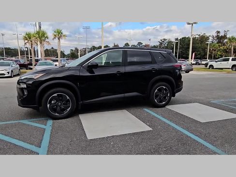 New 2026 Nissan Rogue SV image 25