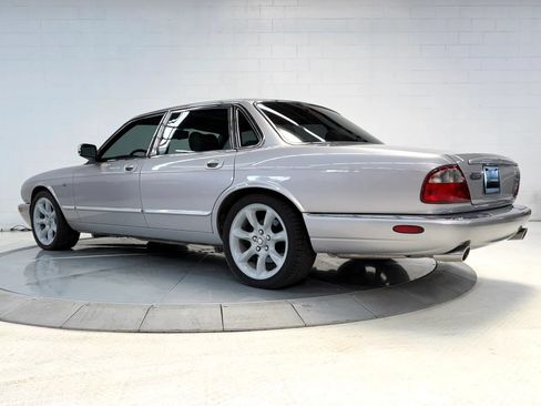 Used 2000 Jaguar XJ8 RWD image 6