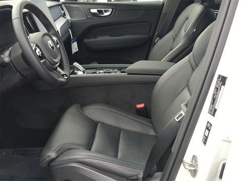 Used 2026 Volvo XC60 B5 Ultra w/ Protection Package Premier image 15