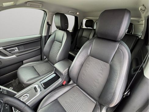 Used 2019 Land Rover Discovery Sport SE AWD/4WD image 17