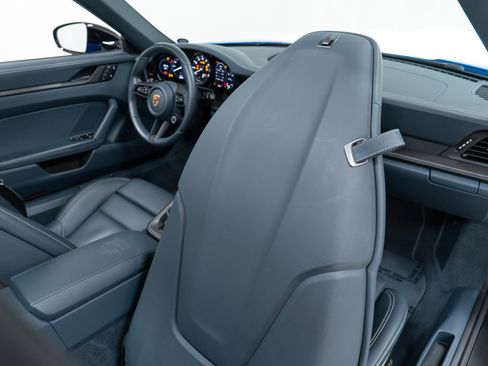 Certified 2023 Porsche 911 Targa 4 GTS w/ Premium Package AWD/4WD image 30
