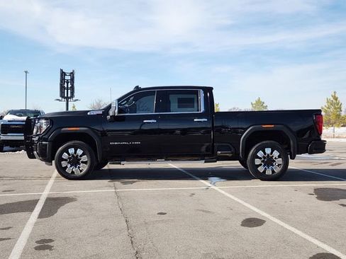 Used 2024 GMC Sierra 2500 Denali image 4