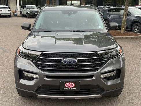 Used 2022 Ford Explorer XLT w/ Equipment Group 202A AWD/4WD image 2