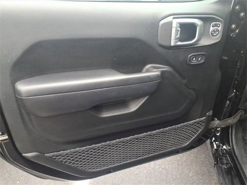 Used 2019 Jeep Wrangler Sport S image 11