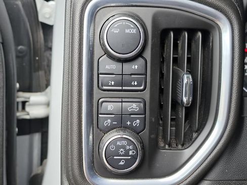 Used 2022 Chevrolet Silverado 1500 LTZ AWD/4WD image 31