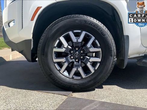 Used 2024 Nissan Frontier SL w/ Technology Package AWD/4WD image 9