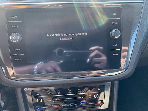 Used 2022 Volkswagen Tiguan SE FWD image 14