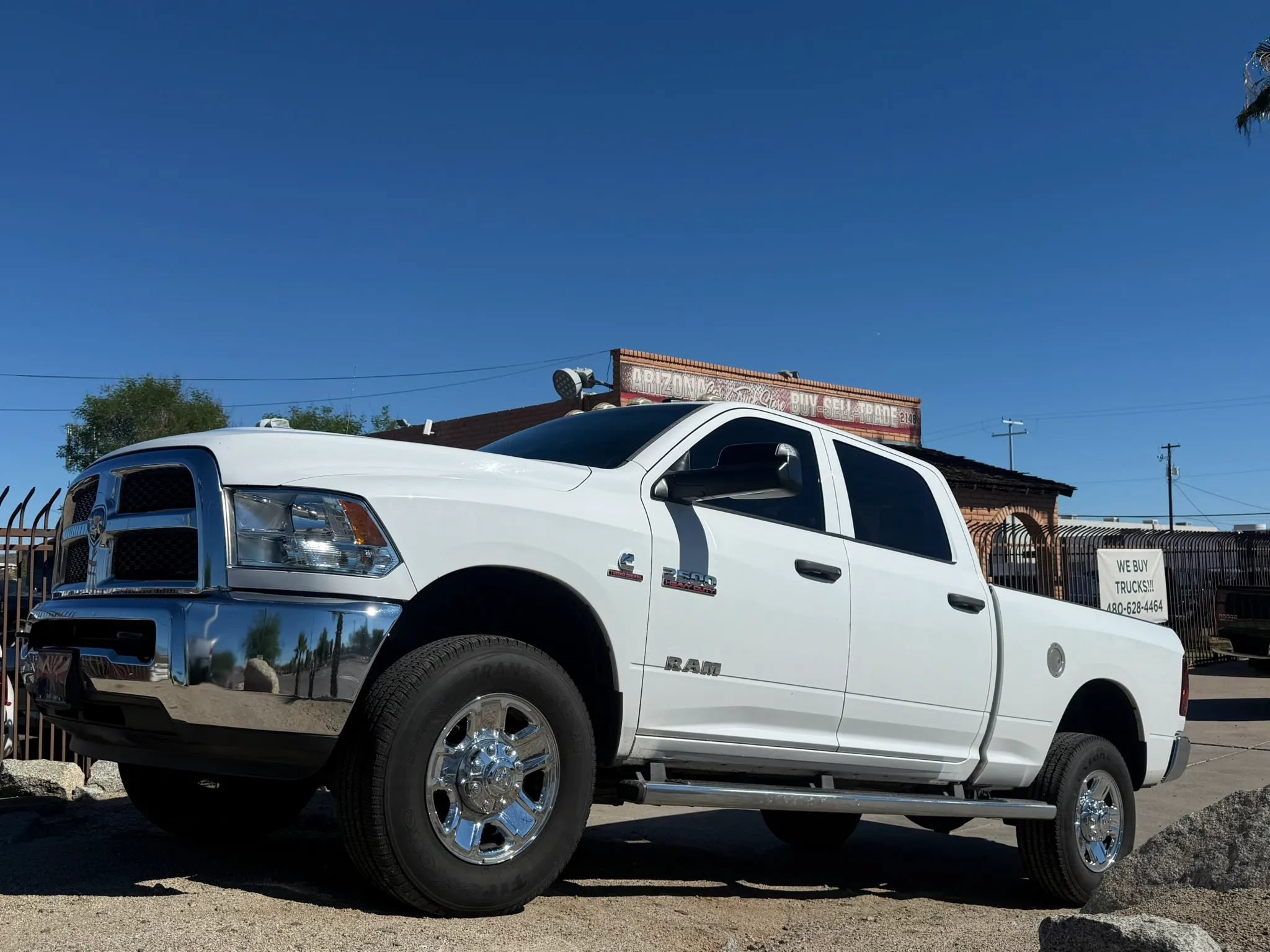 Used 2015 RAM 2500 Tradesman w/ Chrome Appearance Group AWD/4WD image 2