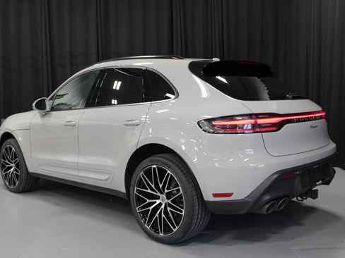 Used 2025 Porsche Macan image 3