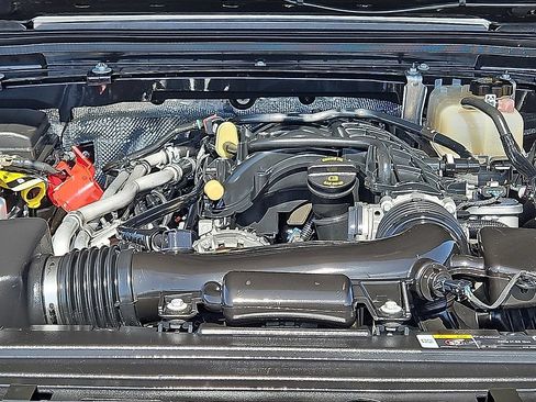 Used 2024 Jeep Gladiator Sport AWD/4WD image 9