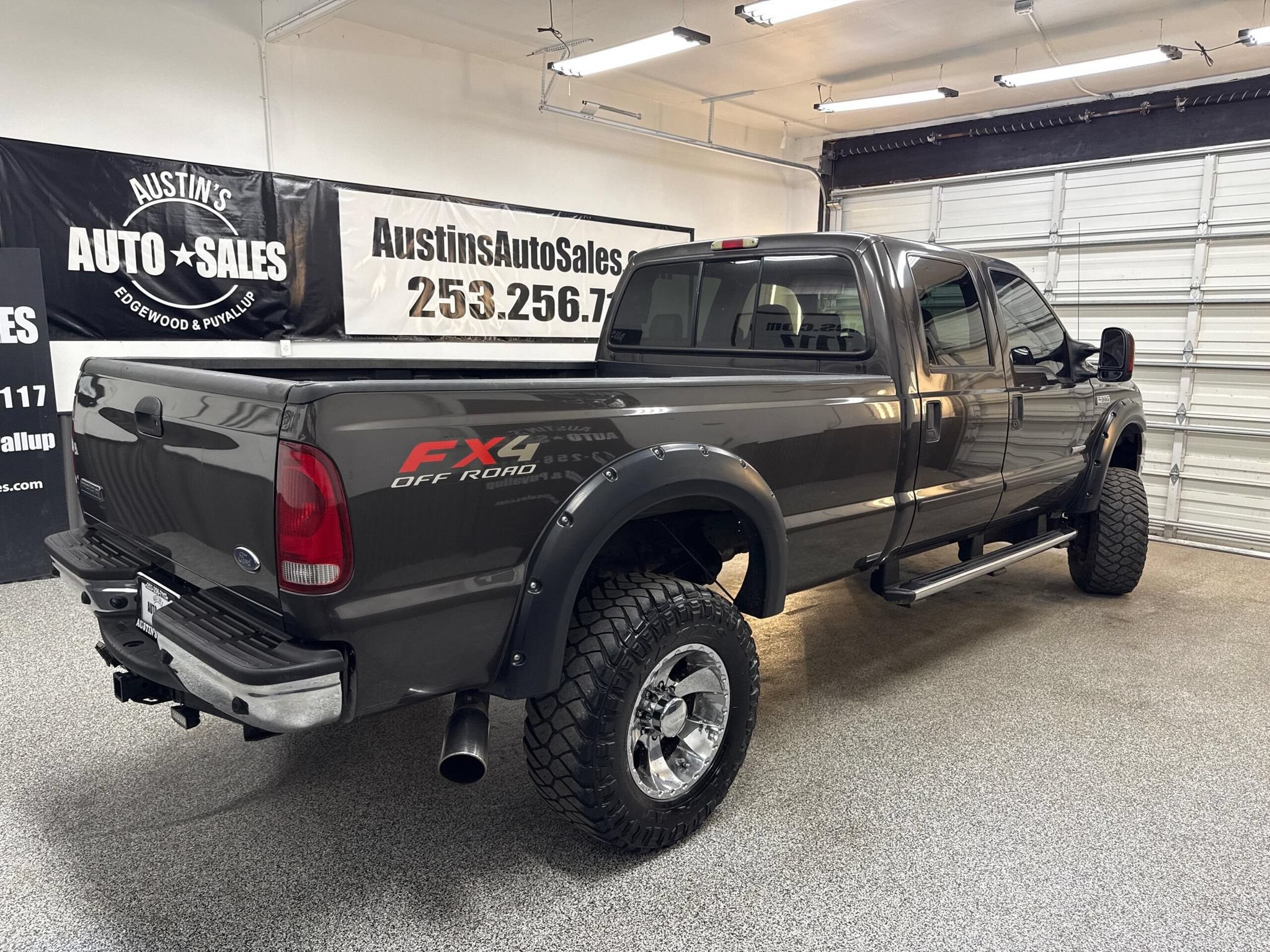 Used 2005 Ford F250 Lariat AWD/4WD image 6