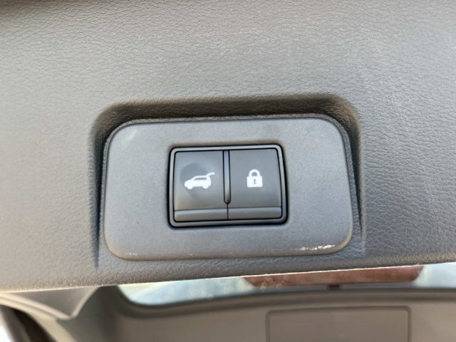 Used 2024 Nissan Rogue SV FWD image 13