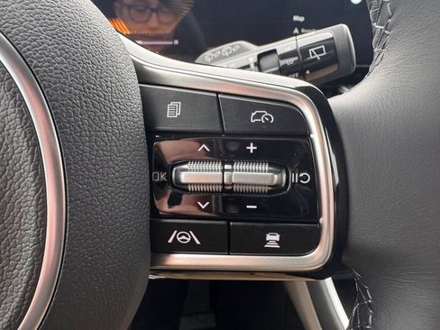 New 2026 Kia Carnival FWD image 16