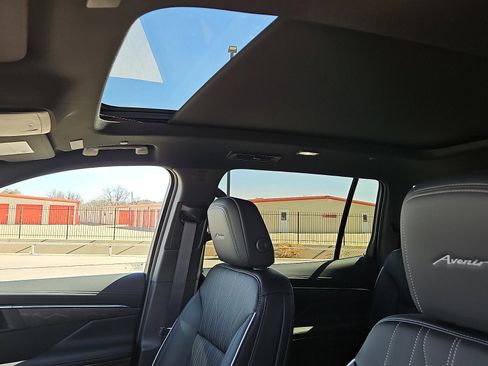 New 2026 Buick Enclave Avenir w/ Super Cruise Package image 12