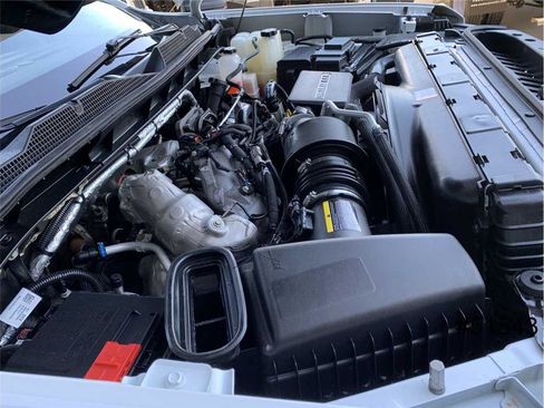 Used 2024 Chevrolet Silverado 3500 LT w/ Convenience Package image 13