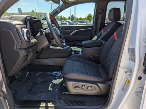 New 2025 Chevrolet Colorado Z71 w/ Midnight Edition image 10