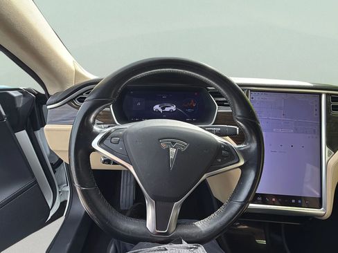 Used 2014 Tesla Model S 85 image 23