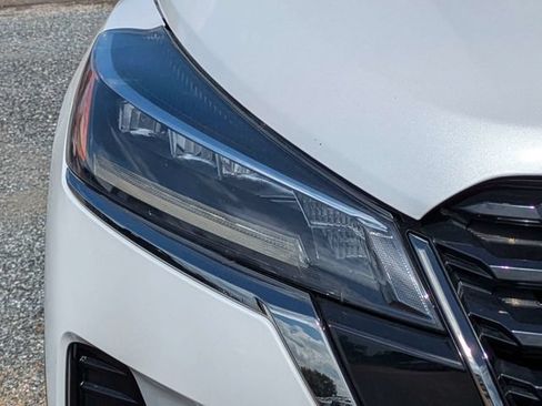Used 2021 Nissan Kicks SR w/ SR Premium Package FWD image 9
