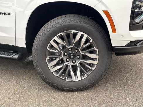 New 2026 Chevrolet Tahoe Z71 w/ Comfort Package AWD/4WD image 4