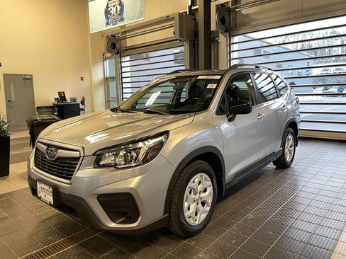 Used 2019 Subaru Forester 2.5I AWD w/ Alloy Wheel Package image 3