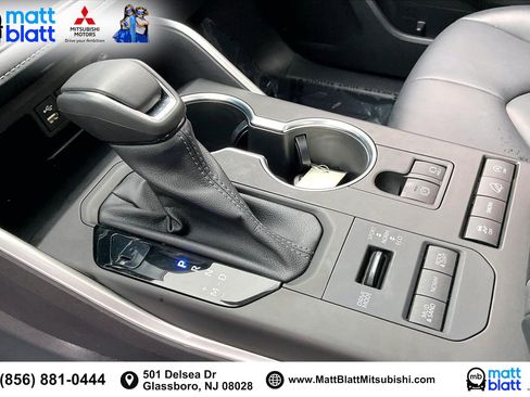 Used 2022 Toyota Highlander XLE image 18