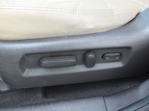 Used 2012 Hyundai Santa Fe Limited FWD image 13