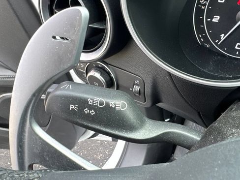Used 2023 Alfa Romeo Stelvio Veloce AWD/4WD image 38