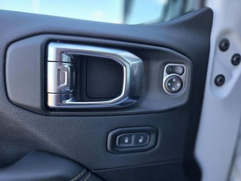 Used 2025 Jeep Wrangler Unlimited Sahara w/ Safety Group image 34