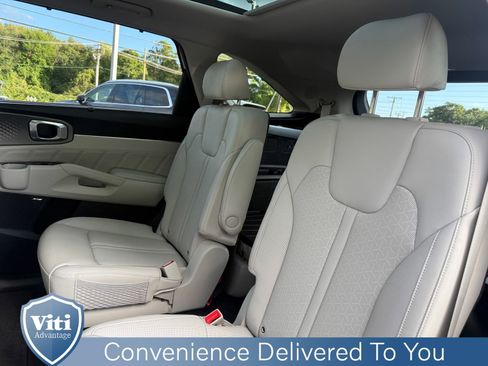 Used 2023 Kia Sorento SX Prestige image 22