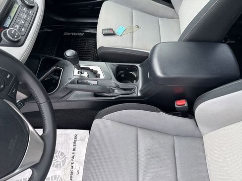 Used 2018 Toyota RAV4 XLE w/ Plus Extra Value Package image 28