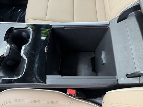 Used 2025 Buick Enclave Preferred w/ Power Package image 23