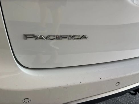 Used 2021 Chrysler Pacifica Limited w/ Uconnect Theater Family Group AWD/4WD image 54