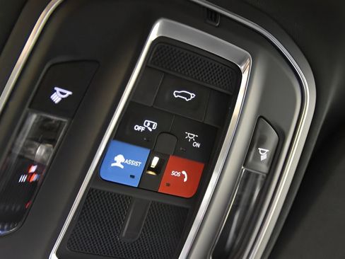 Used 2024 Jeep Wagoneer L Series II image 33