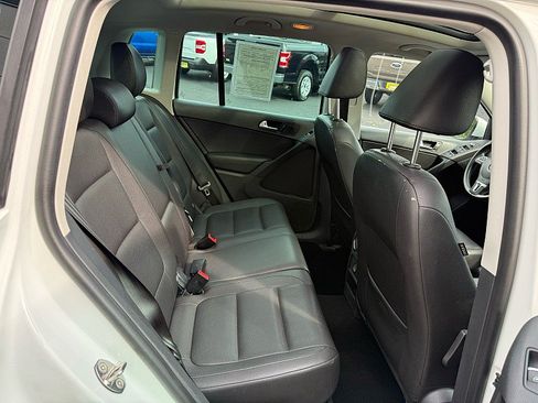 Used 2015 Volkswagen Tiguan SE FWD image 18