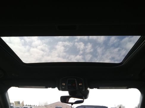 Used 2023 Jeep Grand Cherokee L Laredo image 12