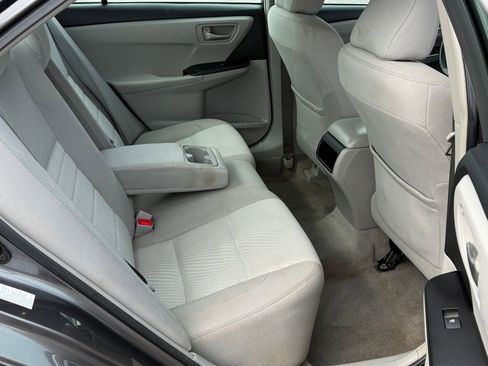 Used 2017 Toyota Camry LE image 9