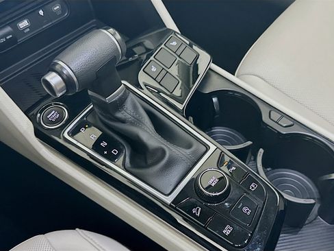 Used 2025 Kia Sportage EX w/ Premium Package image 25