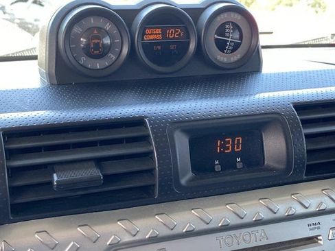 Used 2007 Toyota FJ Cruiser 4WD image 9