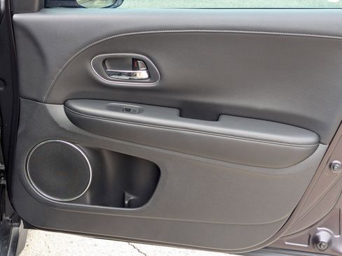 Used 2018 Honda HR-V EX-L image 24