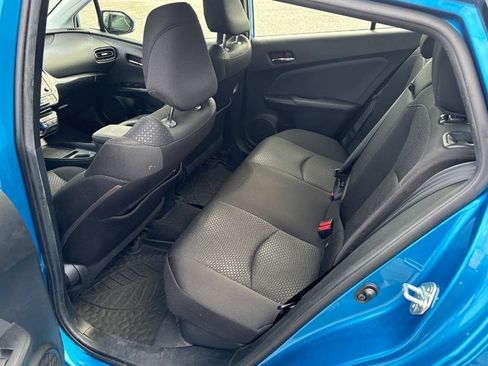 Used 2020 Toyota Prius LE AWD/4WD image 5