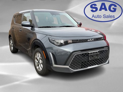 Used 2024 Kia Soul LX w/ Option Group 015 image 2