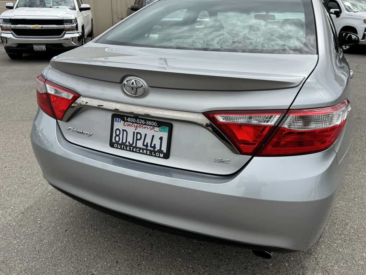 Used 2017 Toyota Camry SE FWD image 9
