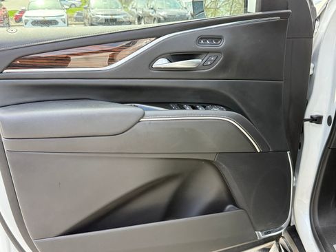 Certified 2024 Cadillac Escalade Premium Luxury AWD/4WD image 16