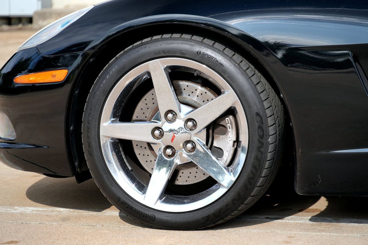 Used 2007 Chevrolet Corvette Convertible w/ Preferred Equipment Group RWD image 24