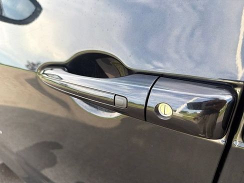 Used 2022 Chrysler Voyager LX FWD image 20