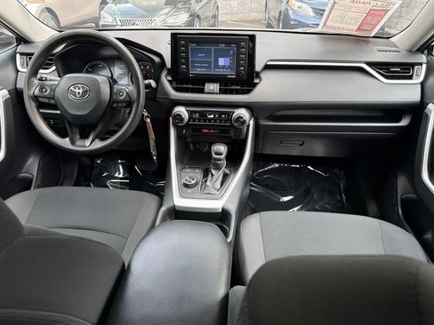 Used 2021 Toyota RAV4 LE AWD/4WD image 12