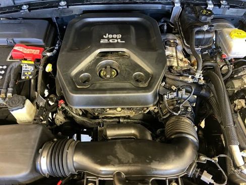 Used 2020 Jeep Wrangler Unlimited Rubicon w/ Dual Top Group image 24