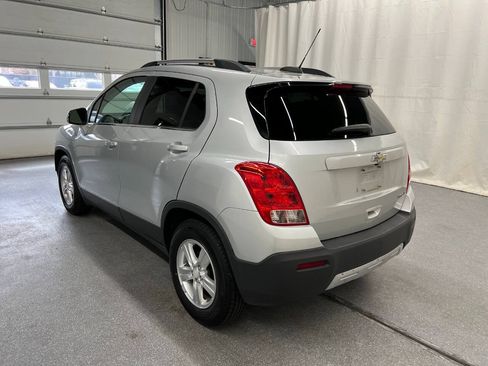 Used 2016 Chevrolet Trax LT w/ LT Sun and Sound Package FWD image 6